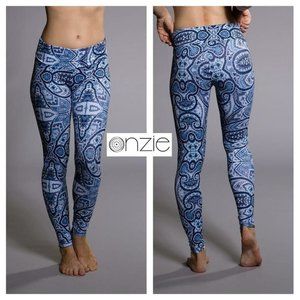 NWT $79 ONZIE Women S High Rise Basic Midi Printed PAISLEY Legging Yoga Run Gym